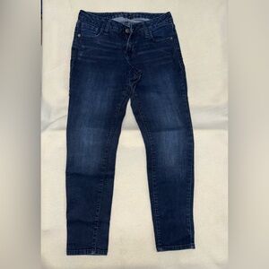 Old Navy dark blue skinny jeggings size 6